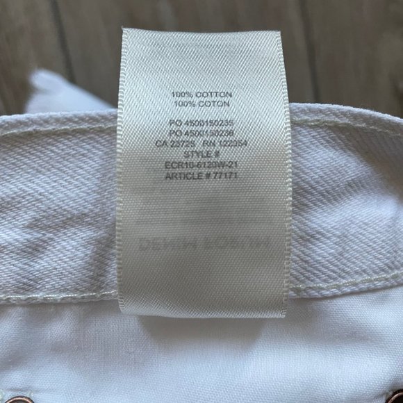 Denim Forum | White The Ex Boyfriend Short - Picture 6 of 9